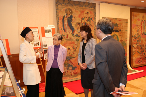 中華人民共和国駐日本国大使館　友好交流部参事官　汪婉大使夫人との会見