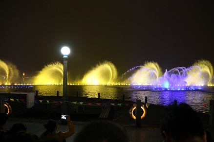 西湖　夜に行われる光と水のショー